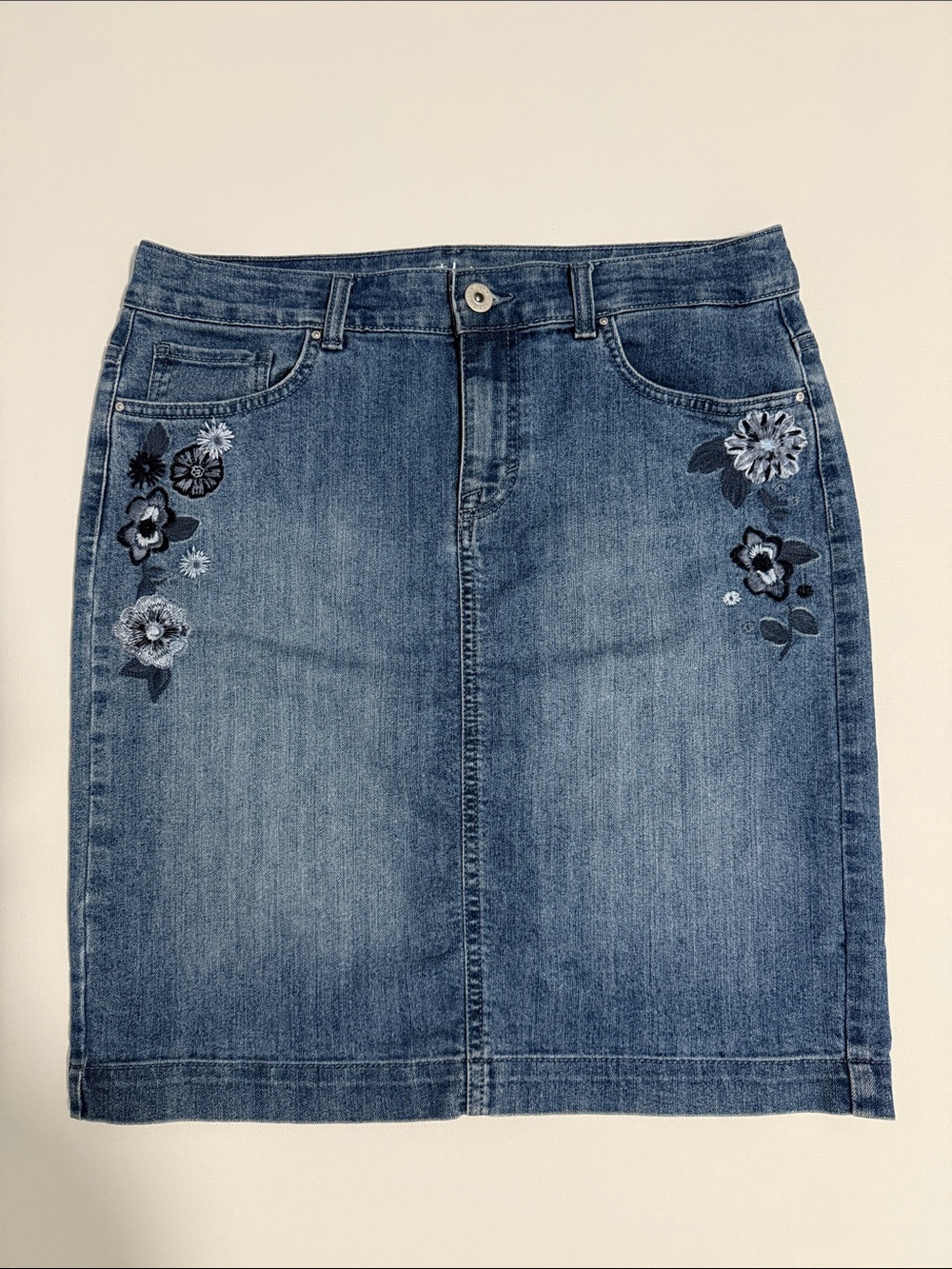 Style & Co Blue Denim Embroidered Floral Skirt Size 8 - Picture 13 of 13